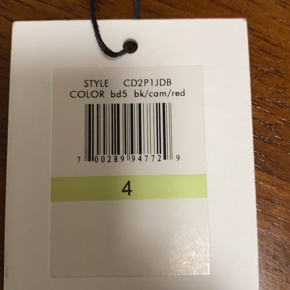 A women’s color block dress - Picture 10 of 10